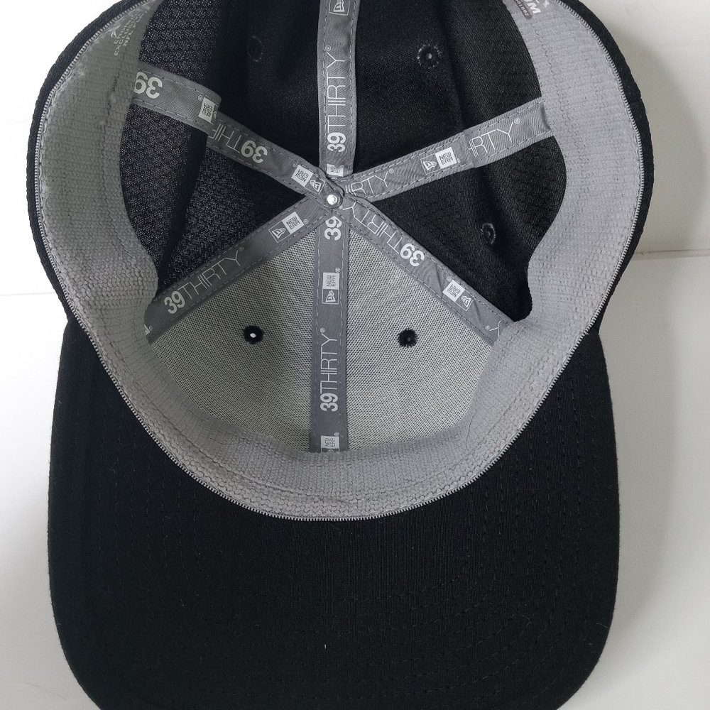 Men's New Era Oakland Raiders 2017 Official NFL Sideline 3930 Cap Black/Gray - Picture 7 of 10